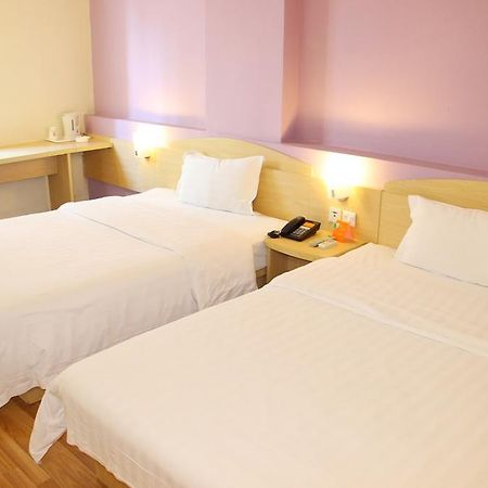 7Days Inn Nanchang North Railway Station Square Экстерьер фото